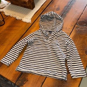 Euc size 5 1/4 button pullover hoodie